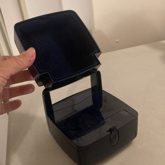 The Jewel Kit Plastic Cube Jewelry Box - Picture 5 of 10